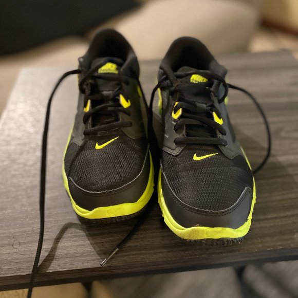 nike neon green trainers